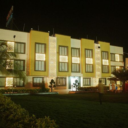 Safari Hotel & Resort Somnāth Exteriör bild